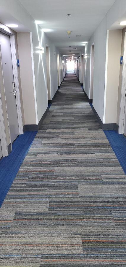 Holiday Inn Express Hotel & Suites Kinston By Ihg Exterior foto